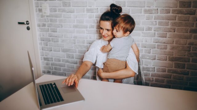 ママ友の正社員復帰に嫉妬してしまう気持ちとの向き合い方｜比べてつらい時に心を軽くするヒント
