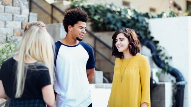 高校生の同窓会って何する？盛り上がる企画・服装・連絡方法までやさしく解説