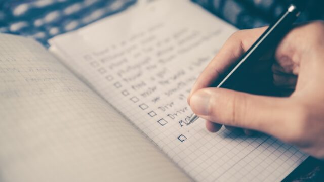通知表の保護者欄はどう書く？中学生の親向けにそのまま使える例文と失敗しないポイント