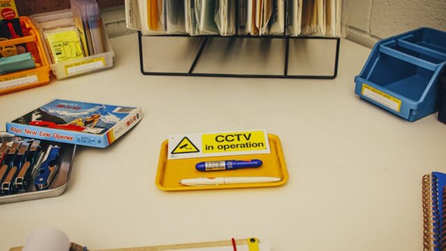小学校でチラシ配布をお願いしたいときの依頼文の書き方｜保護者向け例文と注意点